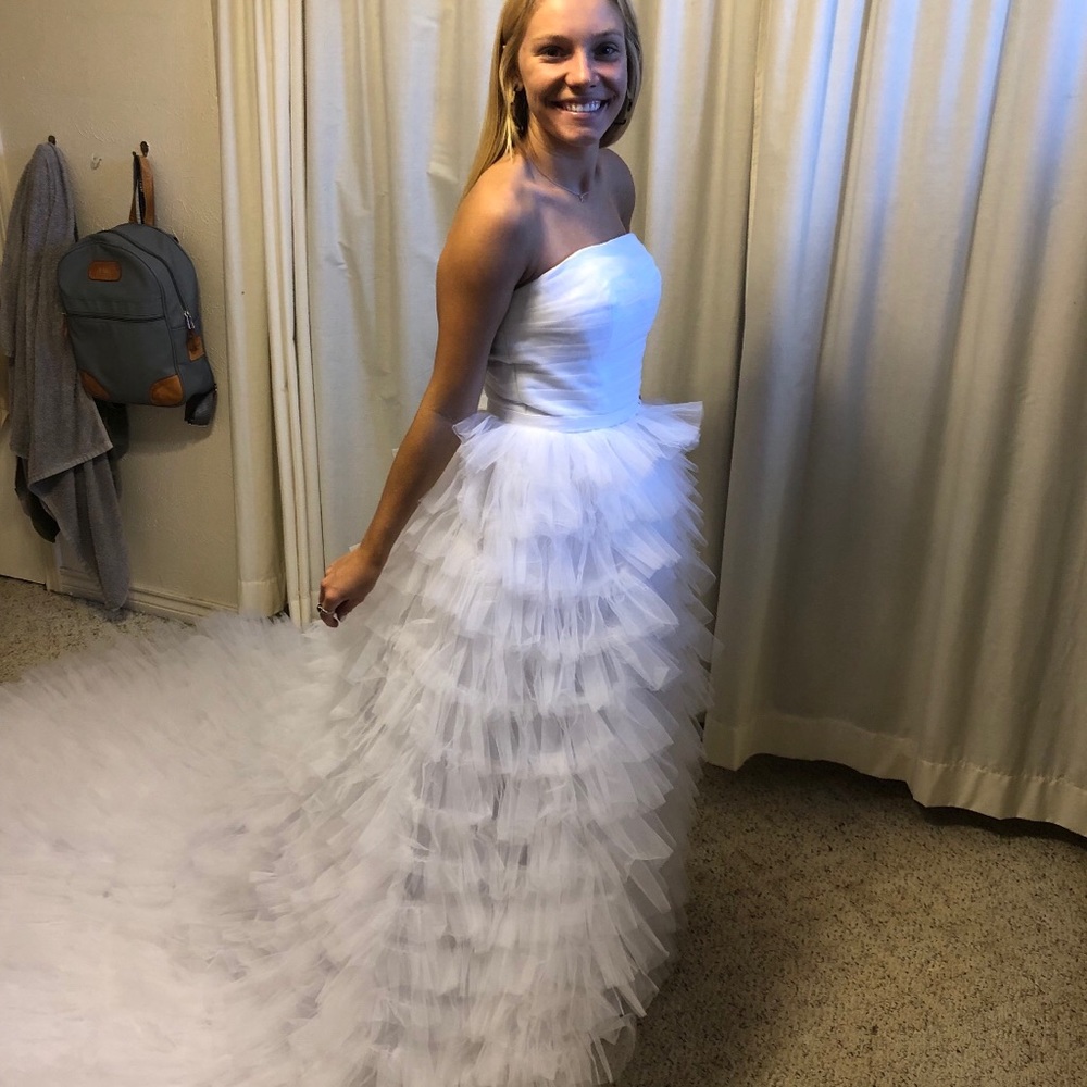 Beautiful wedding/prom dress